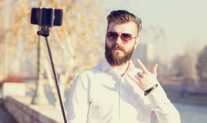 Most Popular And Pleasant Ways To Take A Selfie